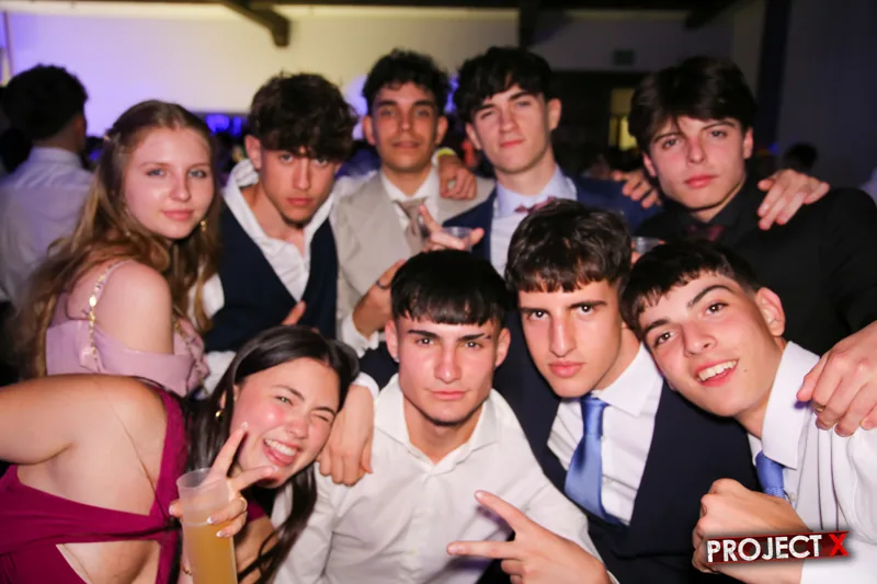 Amigos con orejas luminosas