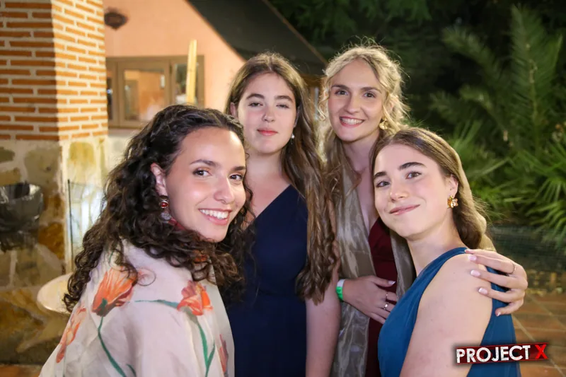 Amigas en el jardín